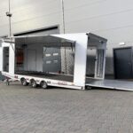 Przyczepa ciężarowa trzyosiowa zamknięty kontener enclosed trailer transporter furgon Ta-No SPORT TRANSPORTER PREMIUM DMC 3500kg uchylna niski kąt do przewozu sportowych samochodów